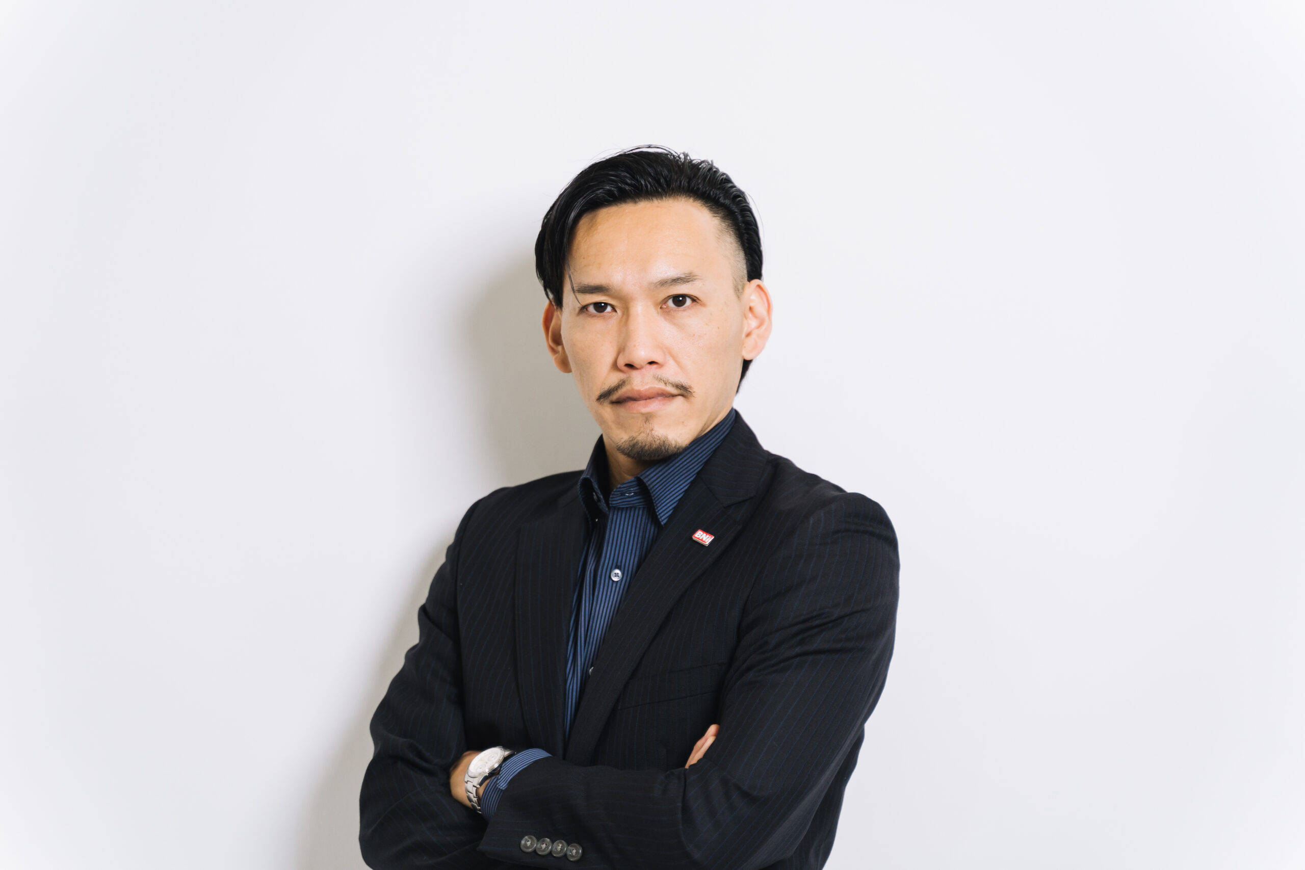 ホークアイ探偵社 代表 尾﨑 翔平